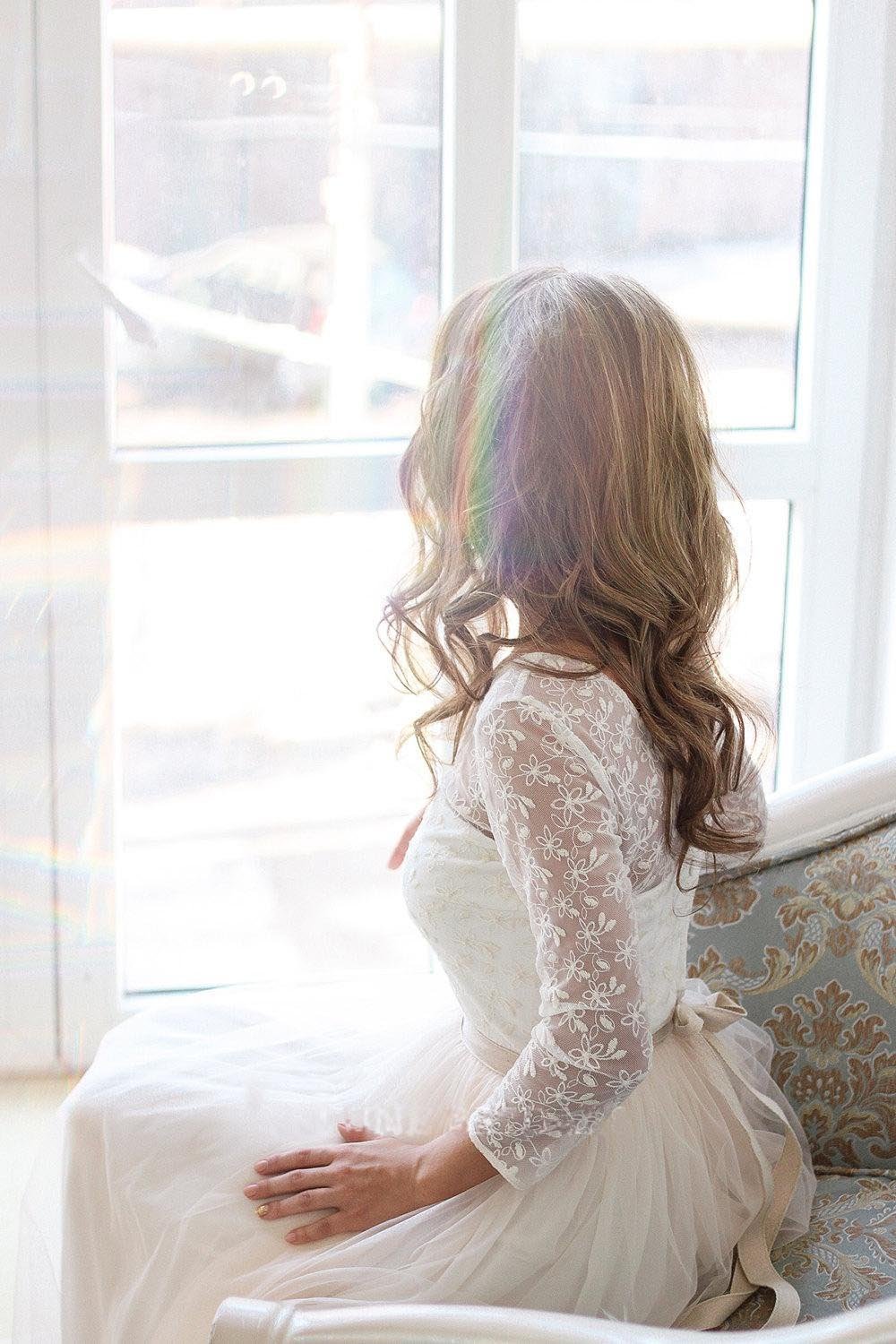 Scoop Neck Long Sleeve Tulle Wedding Dress With Lace Bodice V Back Wedding Gowns RS512