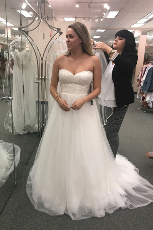 Simple Sweetheart A Line Sleeveless Lace Top Wedding Dresses