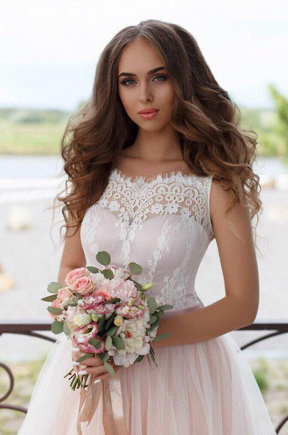 A Line Nude Tulle Pink Lace Appliqued Ball Gown Lace up Beach Wedding Dresses RS918