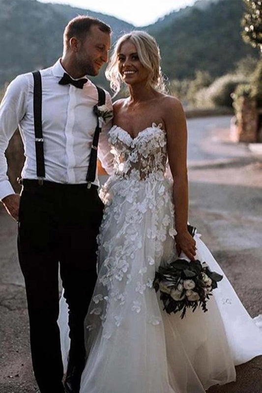 Charming Ball Gown Sweetheart Strapless 3D Flowers Tulle Off White Wedding Dresses SRS15095