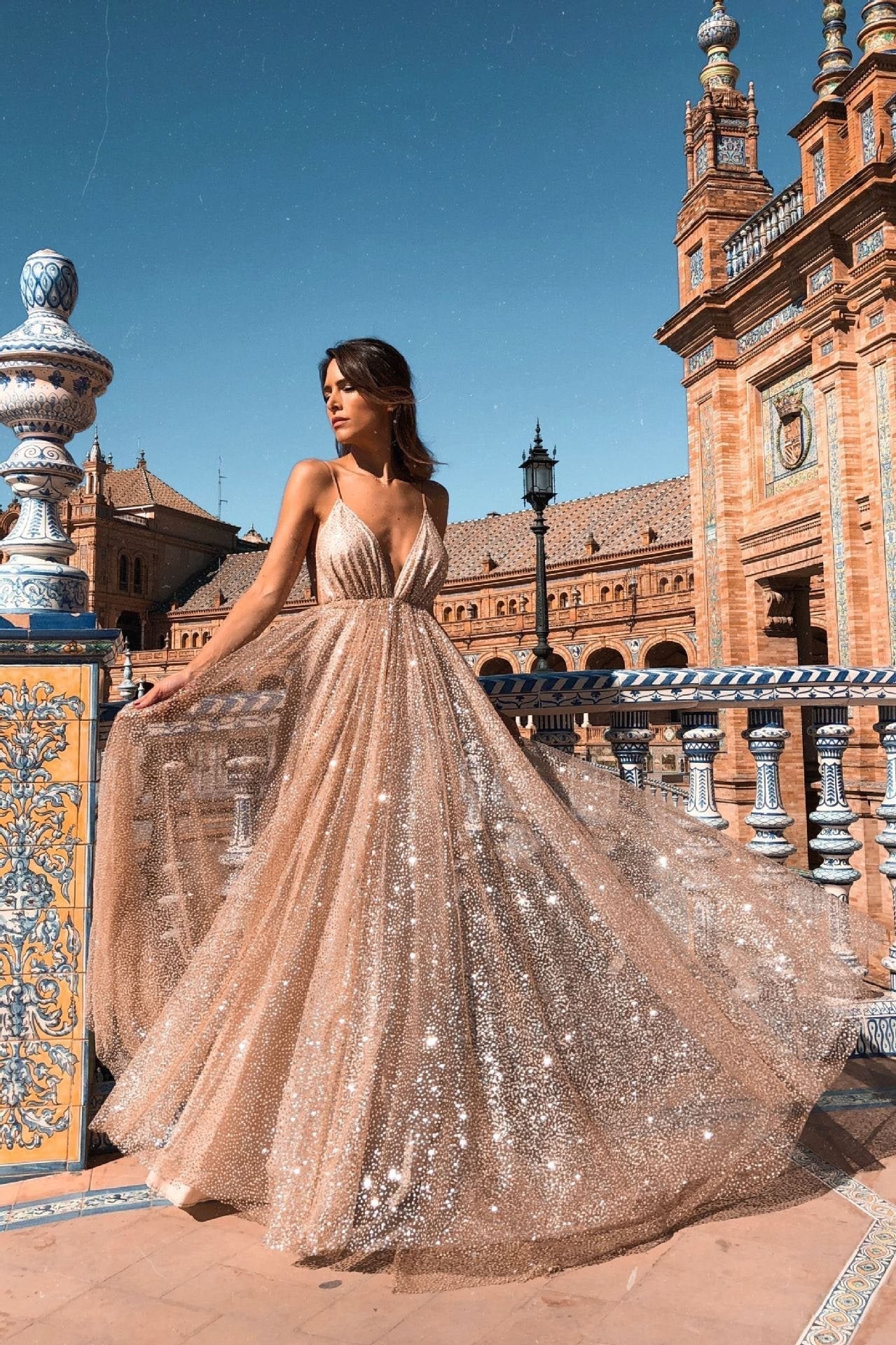 Sexy A line Deep V Neck Spaghetti Straps Backless Prom Dresses Sequins Long Party Dress RS353