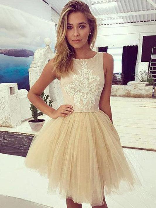 A-Line/Princess Sleeveless Bateau Tulle Eve Homecoming Dresses Applique Short/Mini Dresses
