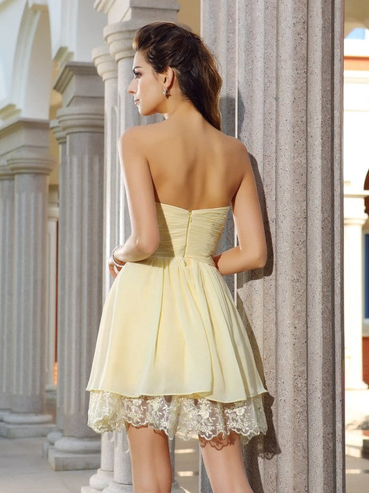 A-Line/Princess Sweetheart Beading Sleeveless Short Dresses Lara Homecoming Dresses Cocktail Chiffon