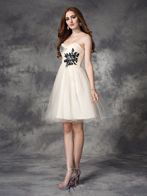 A-Line/Princess Sweetheart Homecoming Dresses Brittany Applique Sleeveless Short Net Dresses