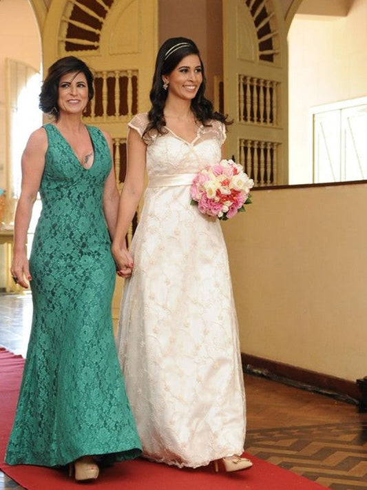 Pearl Sheath/Column Lace V-neck Sleeveless Floor-Length Mother of the Bride Dresses DSP0020447