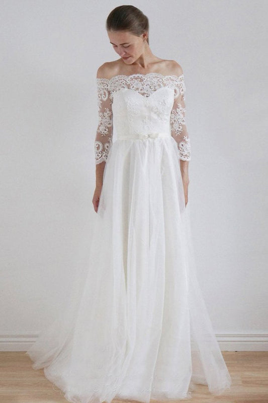 2024 A-Line Lace Scoop 3/4 Sleeve Appliques Tulle Floor-Length White Button Wedding Dresses RS176